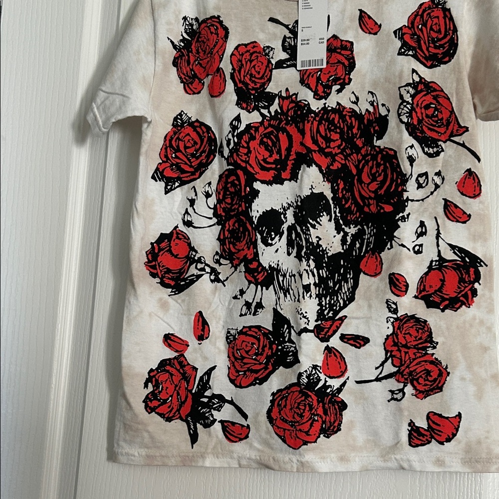 Urban Outfitters Beige Skull and Roses Tee - Picture 4 of 6